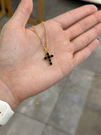 Cadenita de cruz negra