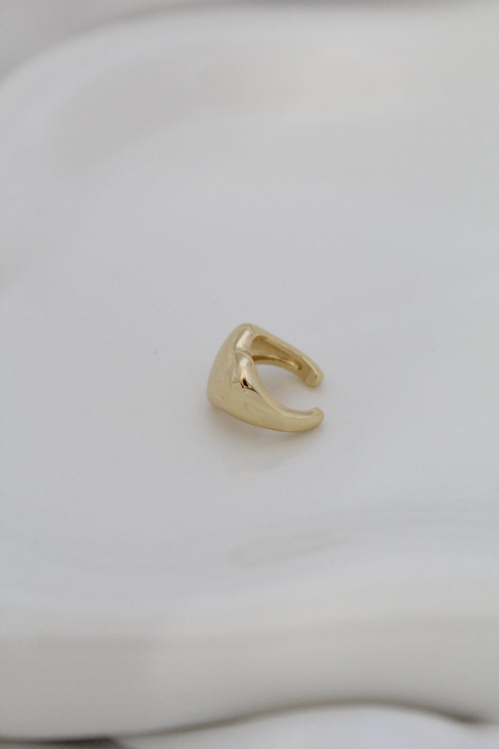 Mini corazoncito ear cuff