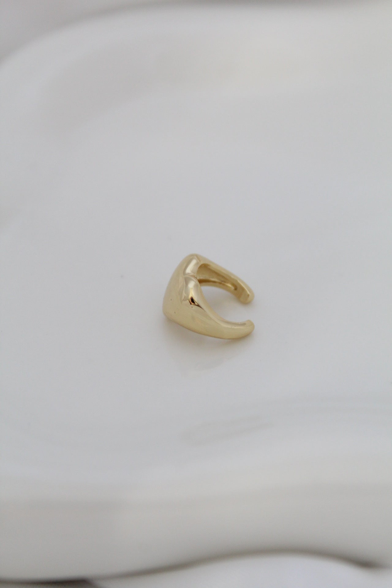 Mini corazoncito ear cuff