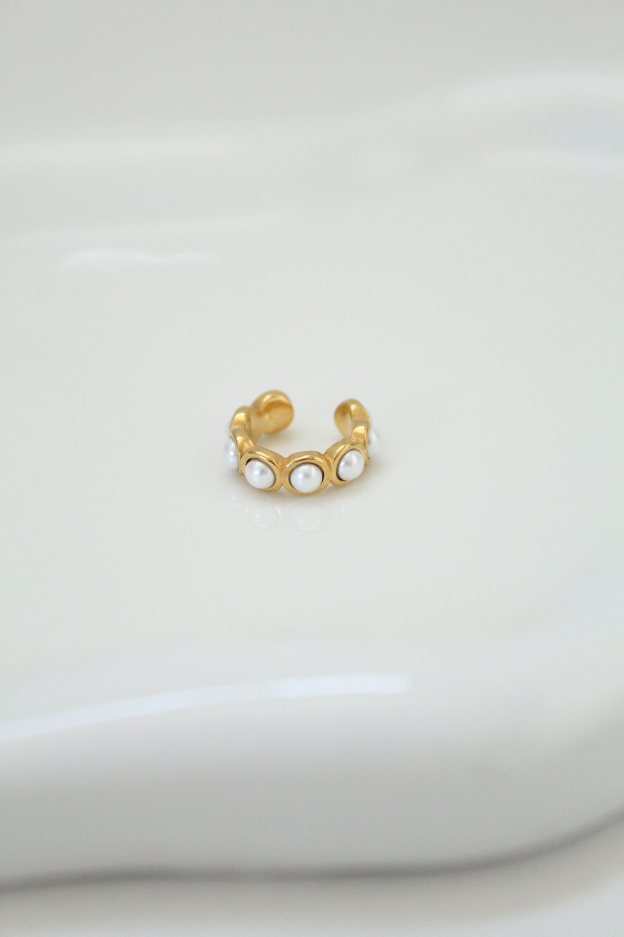 Perlita earcuff