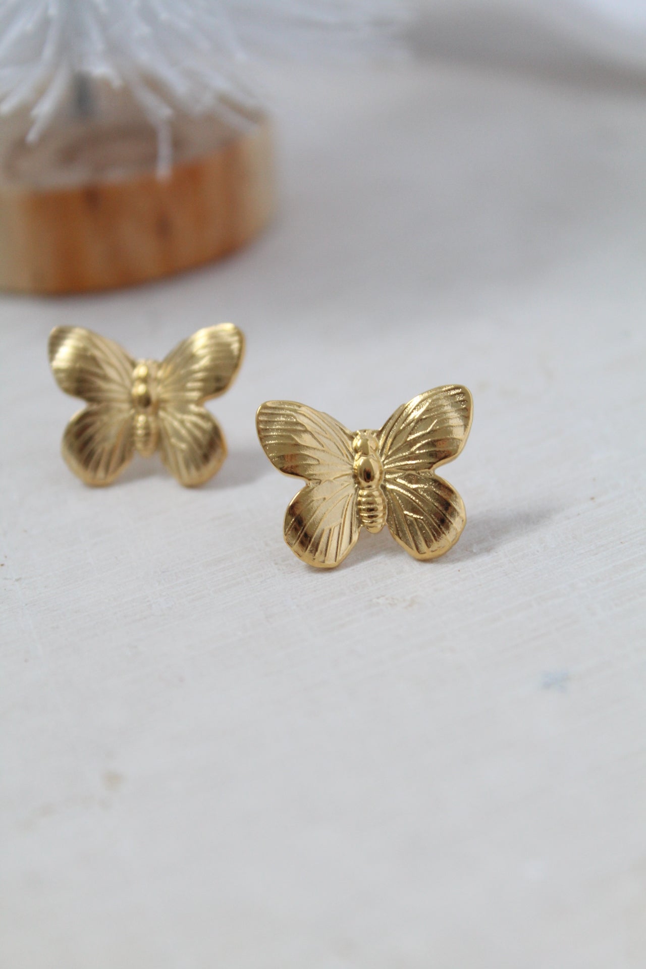 Maripositas studs