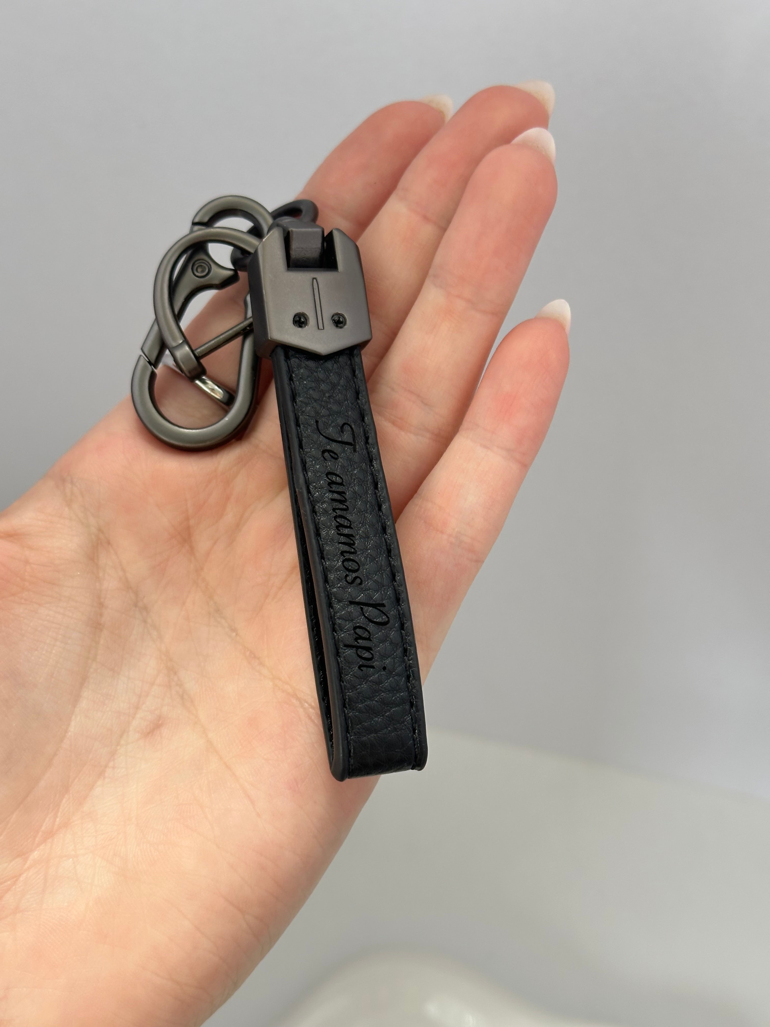 Llavero de cuero personalizable