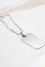 Collar de placa militar con grabado