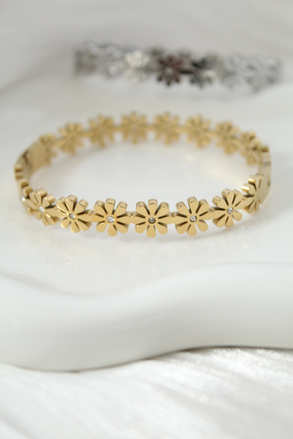 Brazalete de margaritas