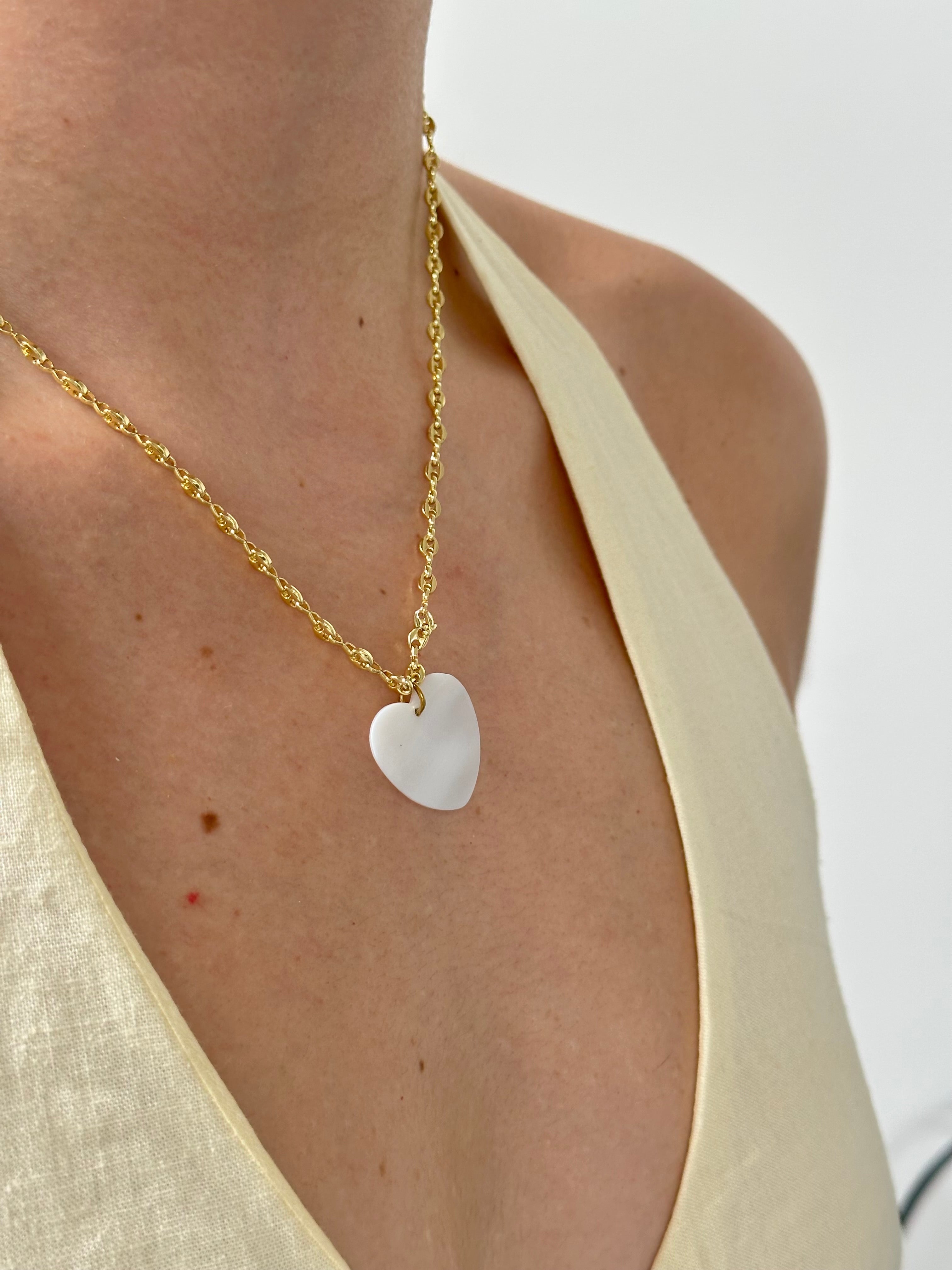 Collar corazón nacar