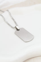 Collar de placa militar con grabado