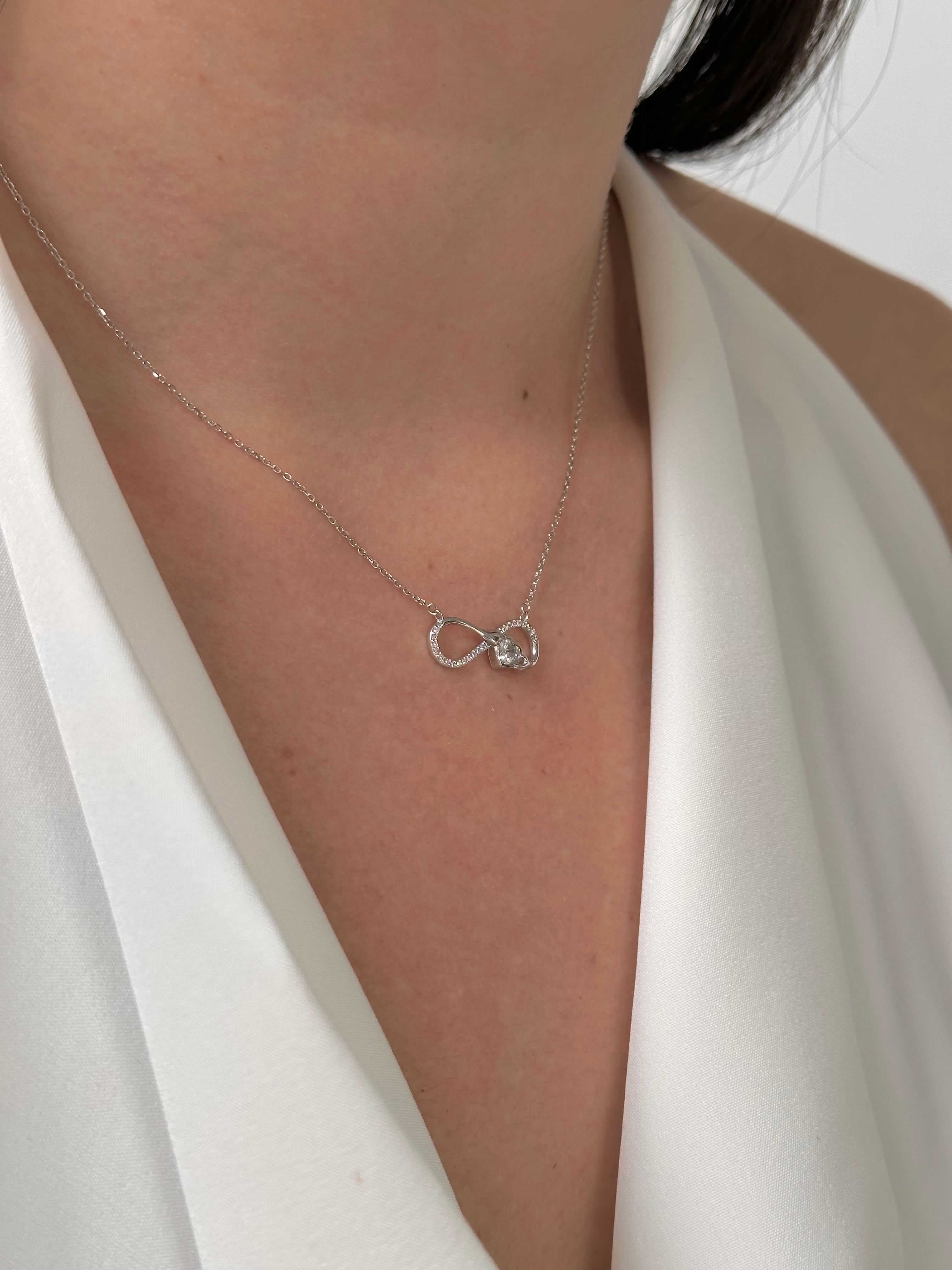 Infinito necklace