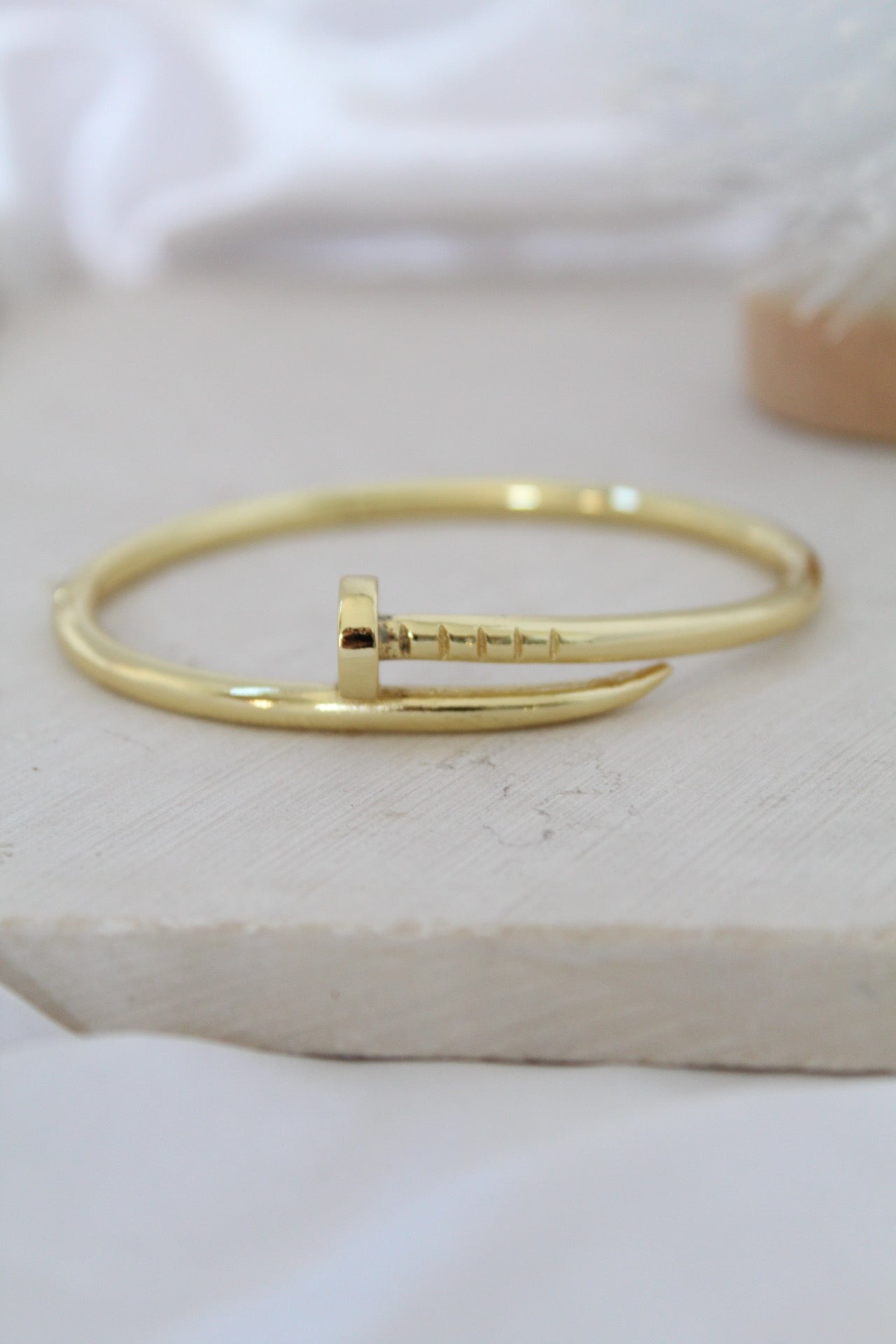 Brazalete de clavito