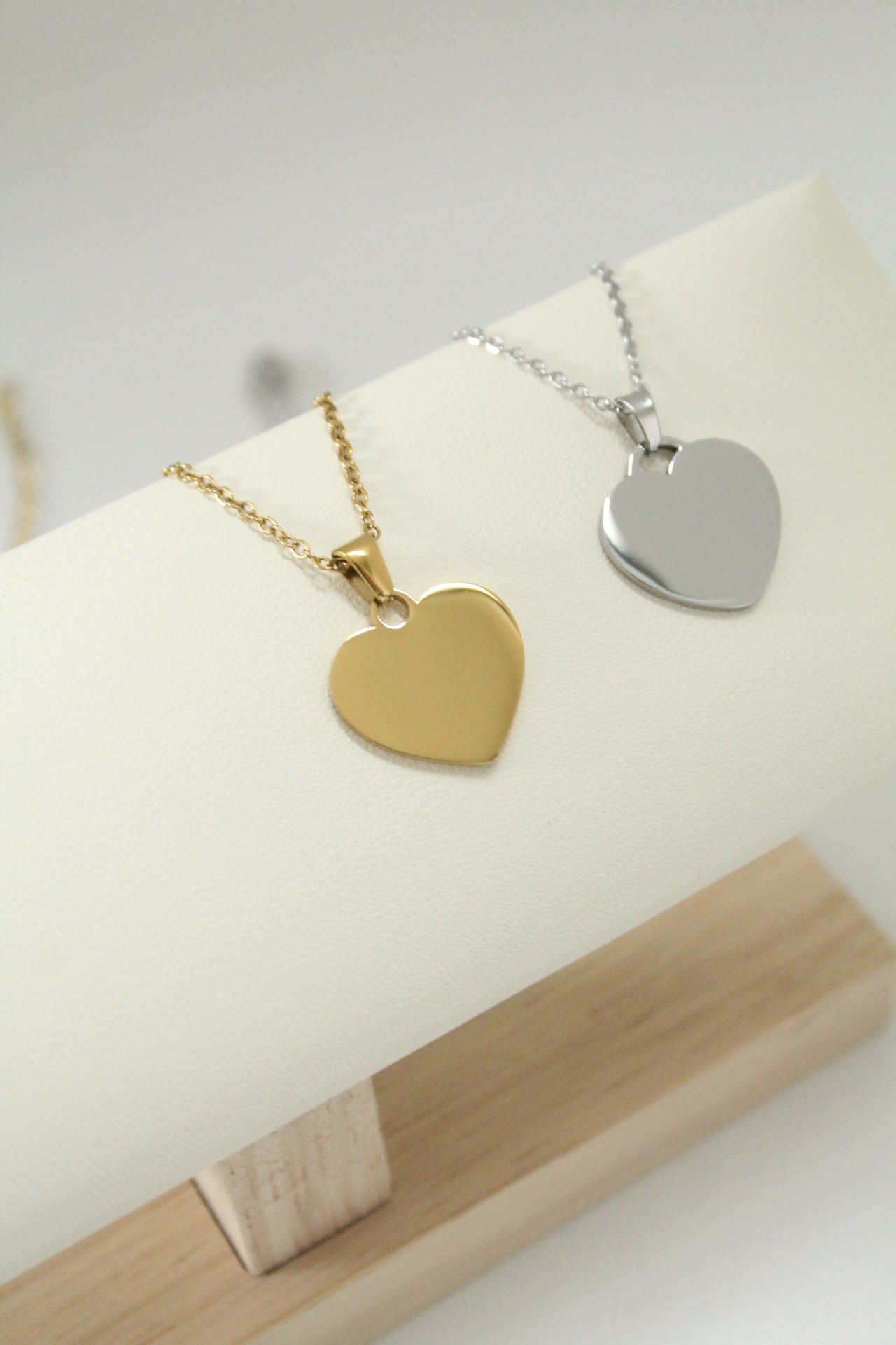 Collar de corazón pequeño (grabado)