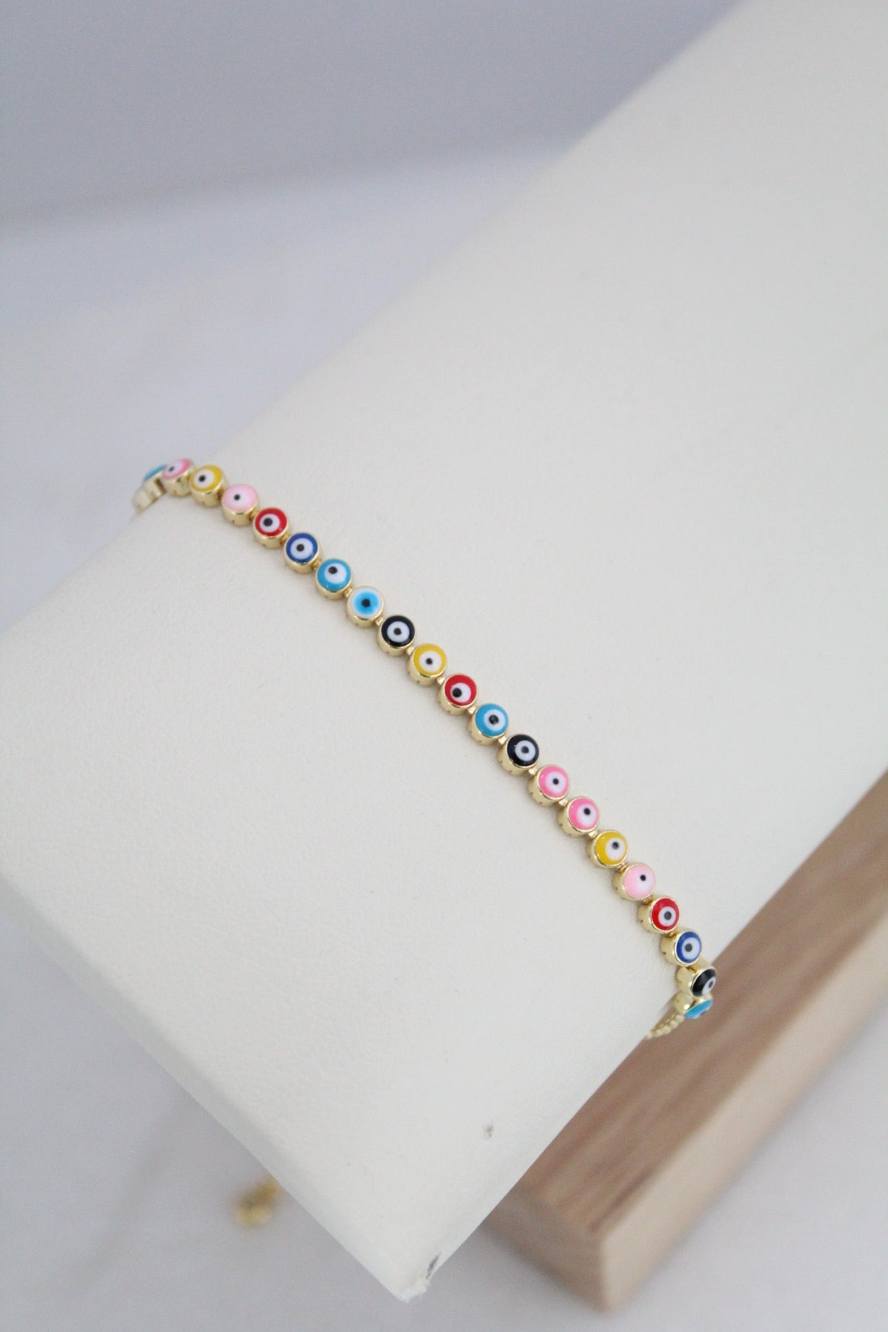 Pulserita ajustable de ojo turco