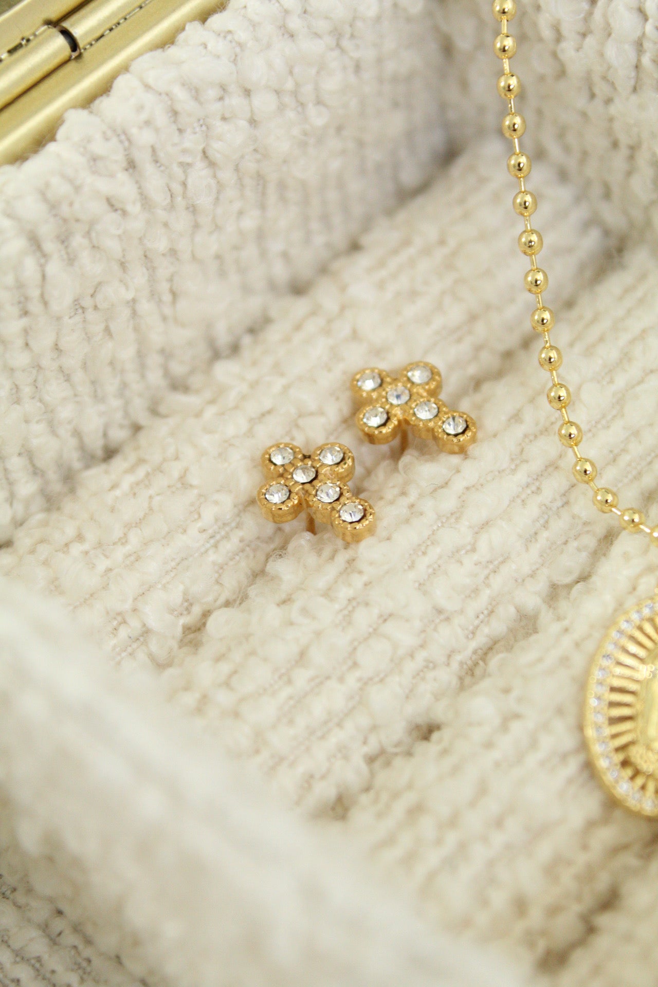 Mini cross aretes