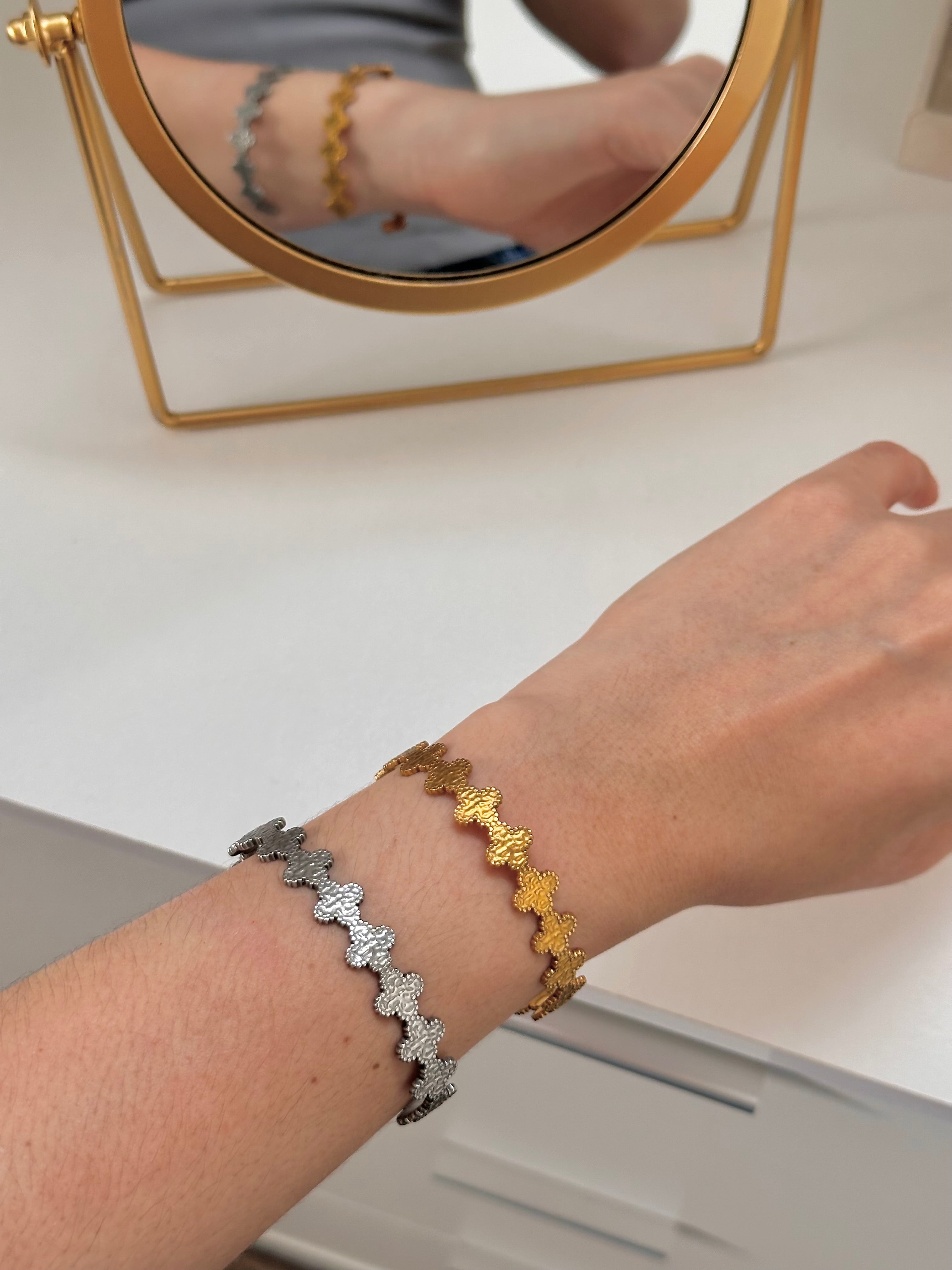 Brazalete de trébol