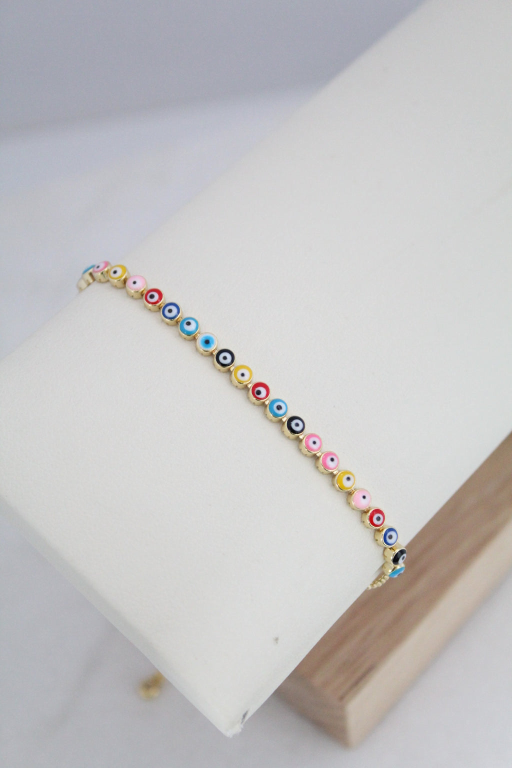 Pulserita ajustable de ojo turco