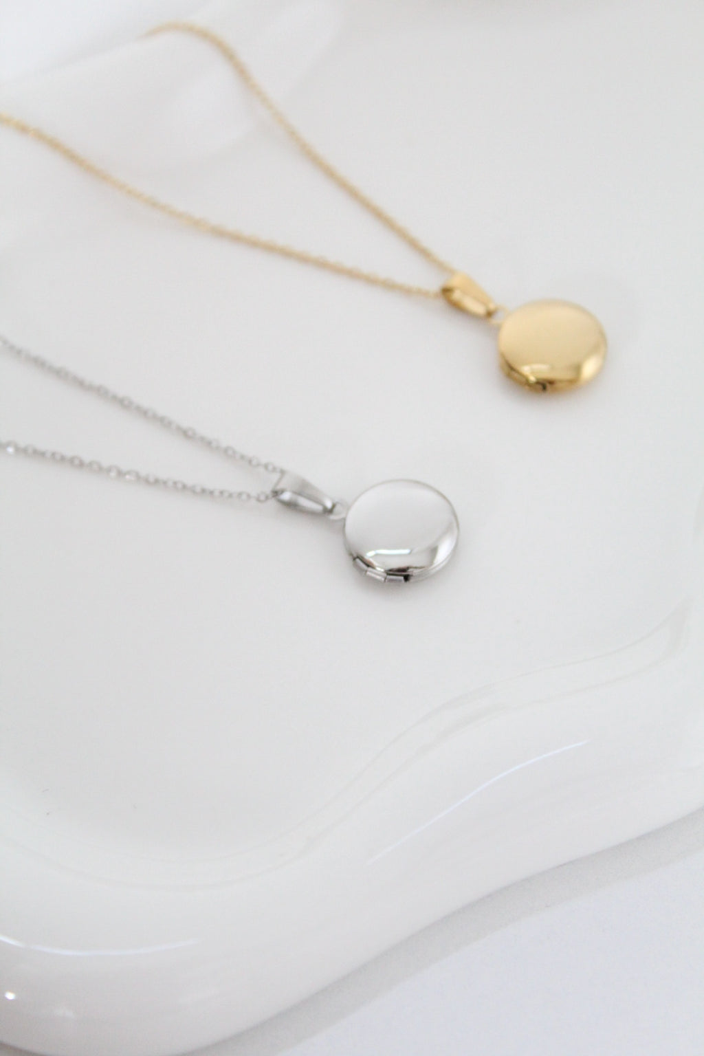 Mini relicario grabado