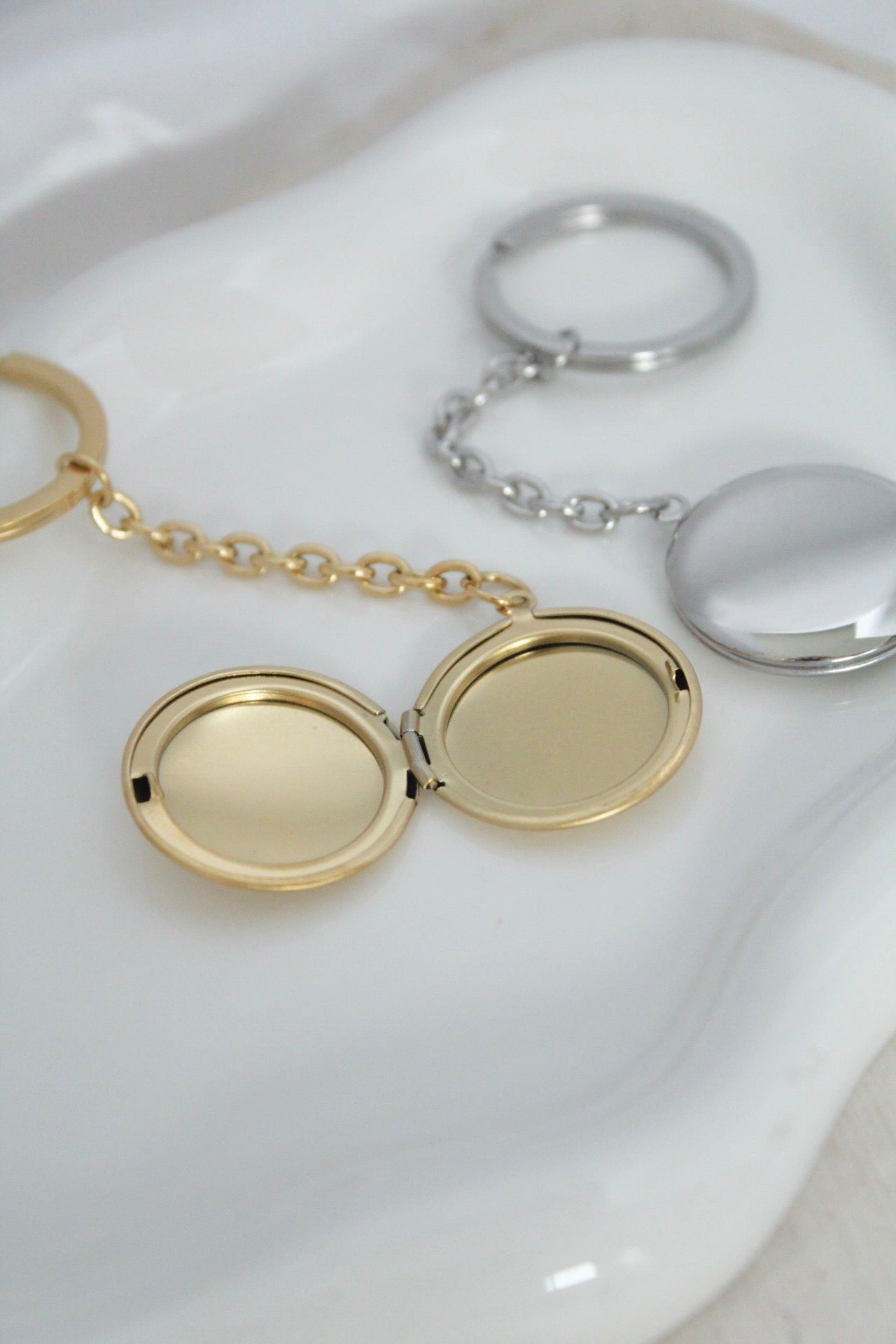 Llavero relicario redondo