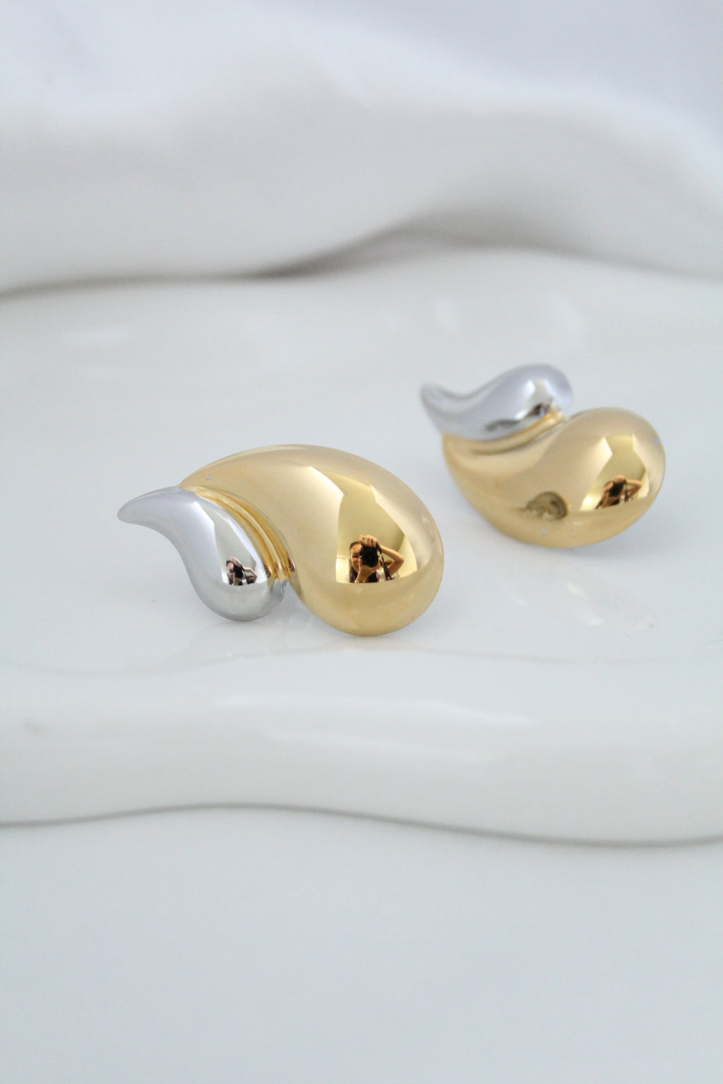Aretes de gota bicolor