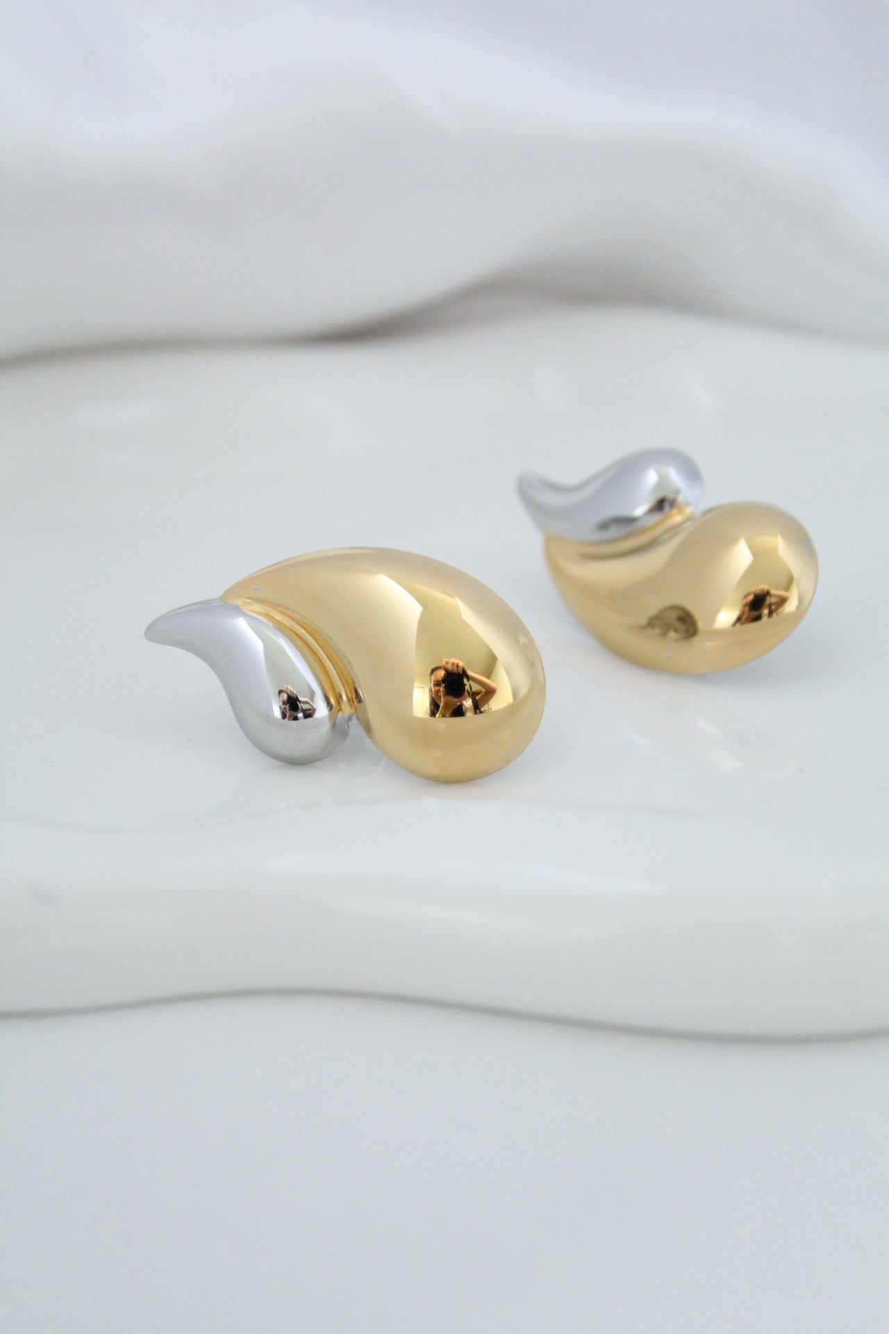 Aretes de gota bicolor