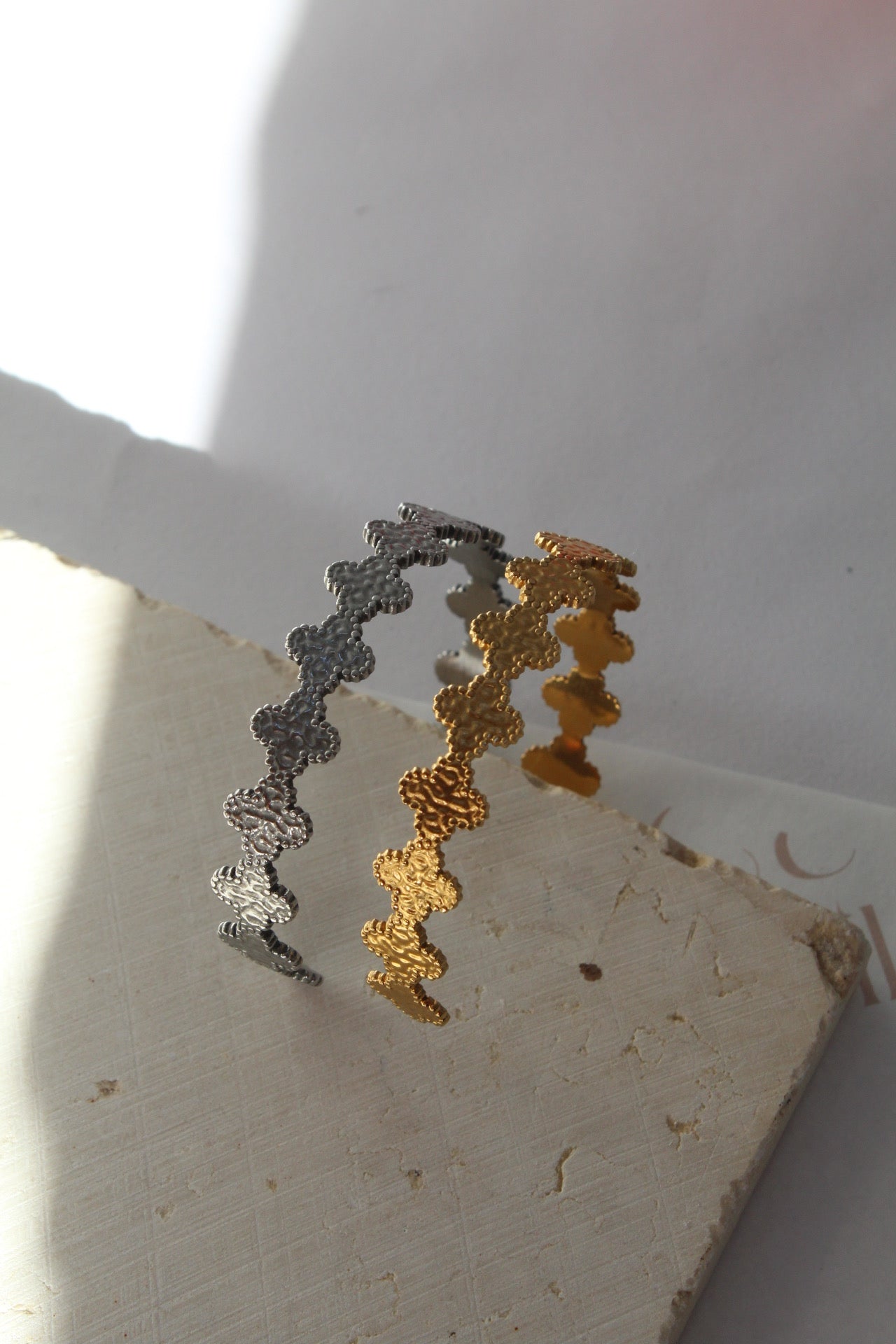 Brazalete de trébol