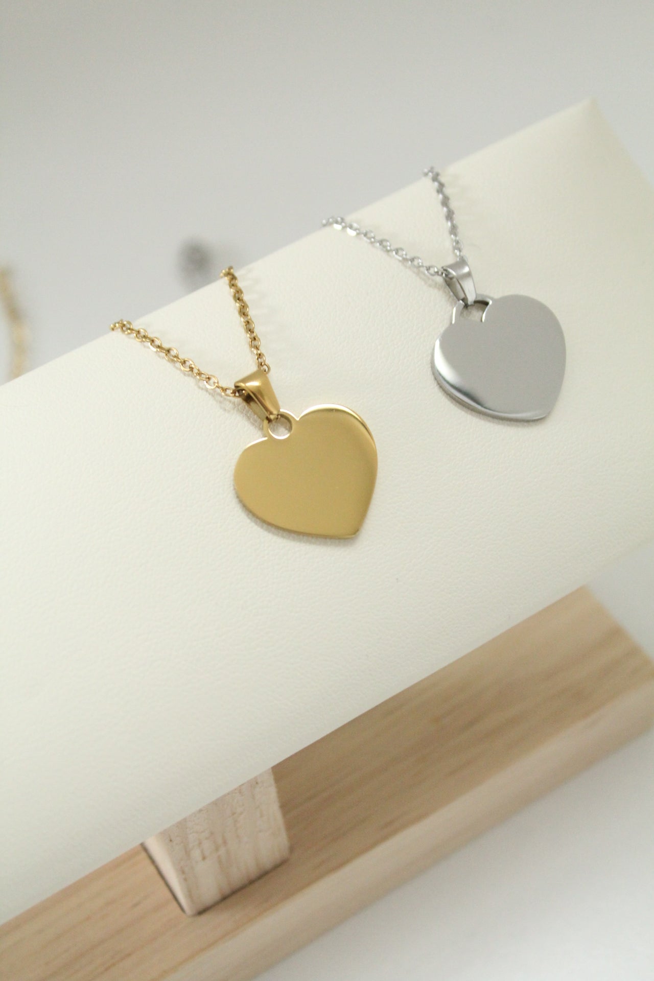 Collar de corazón pequeño (grabado)