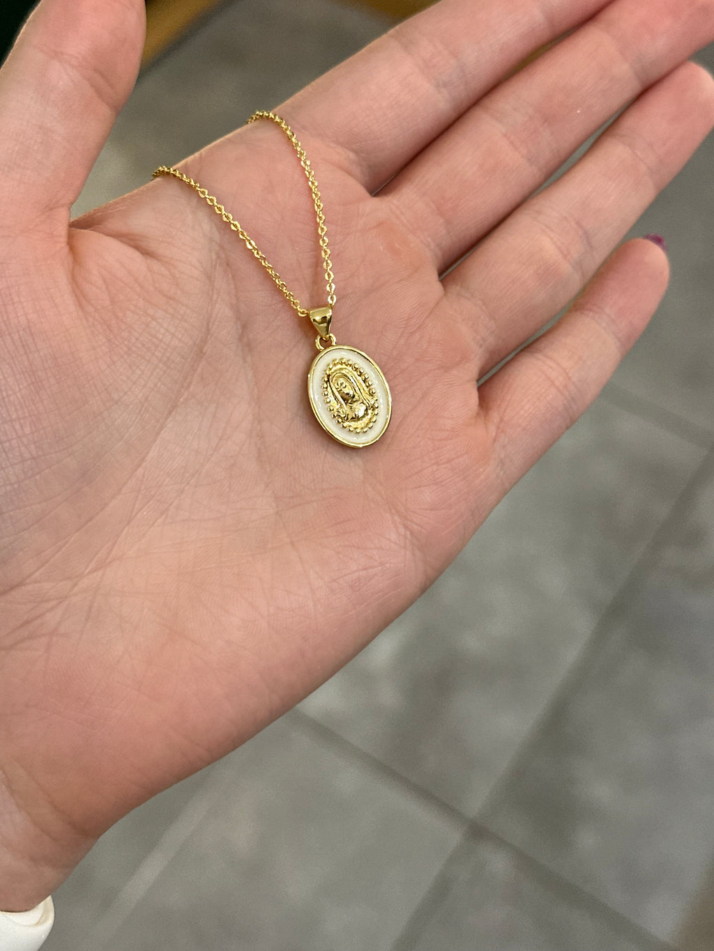 Cadenita de virgen