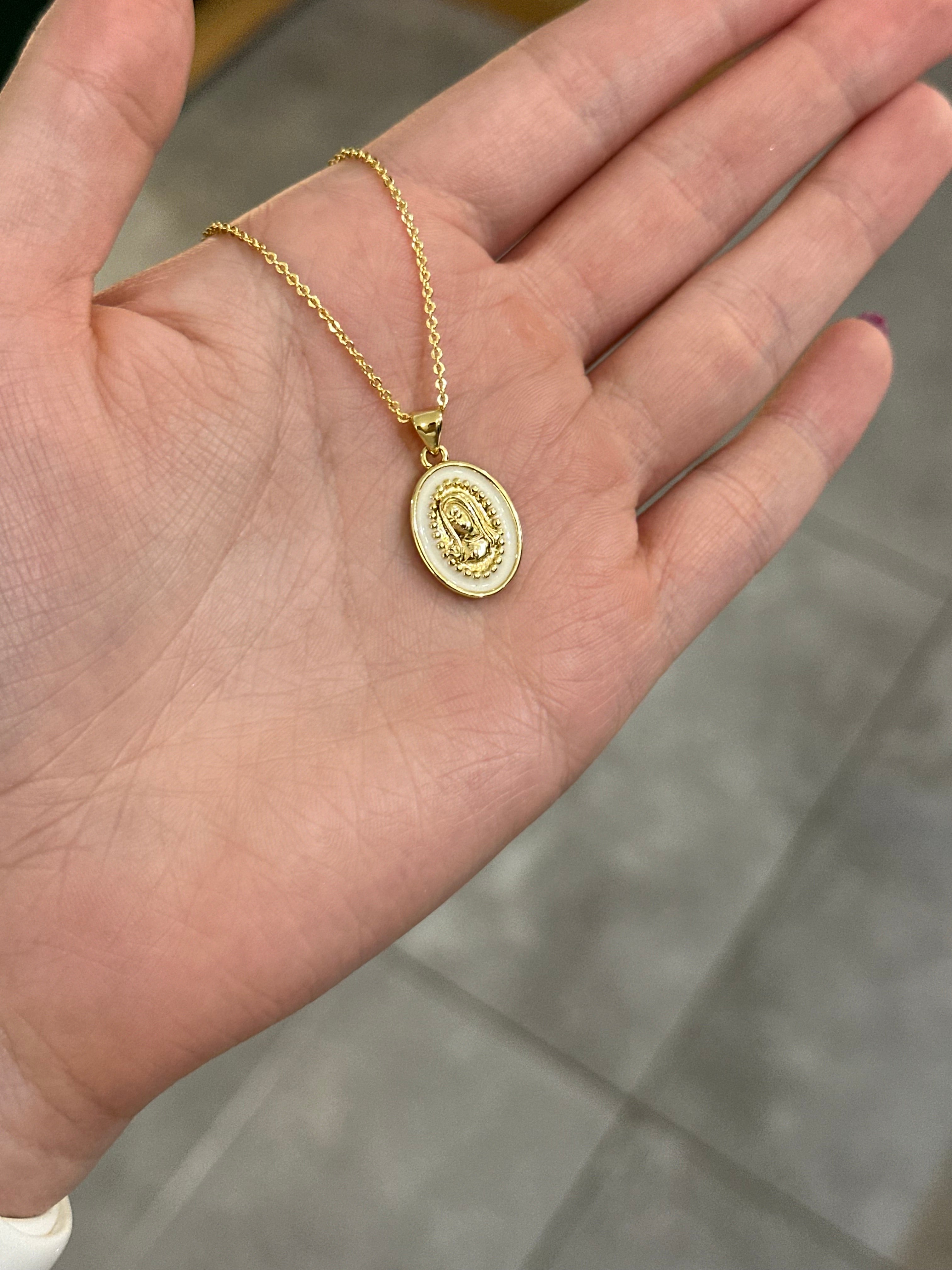 Cadenita de virgen