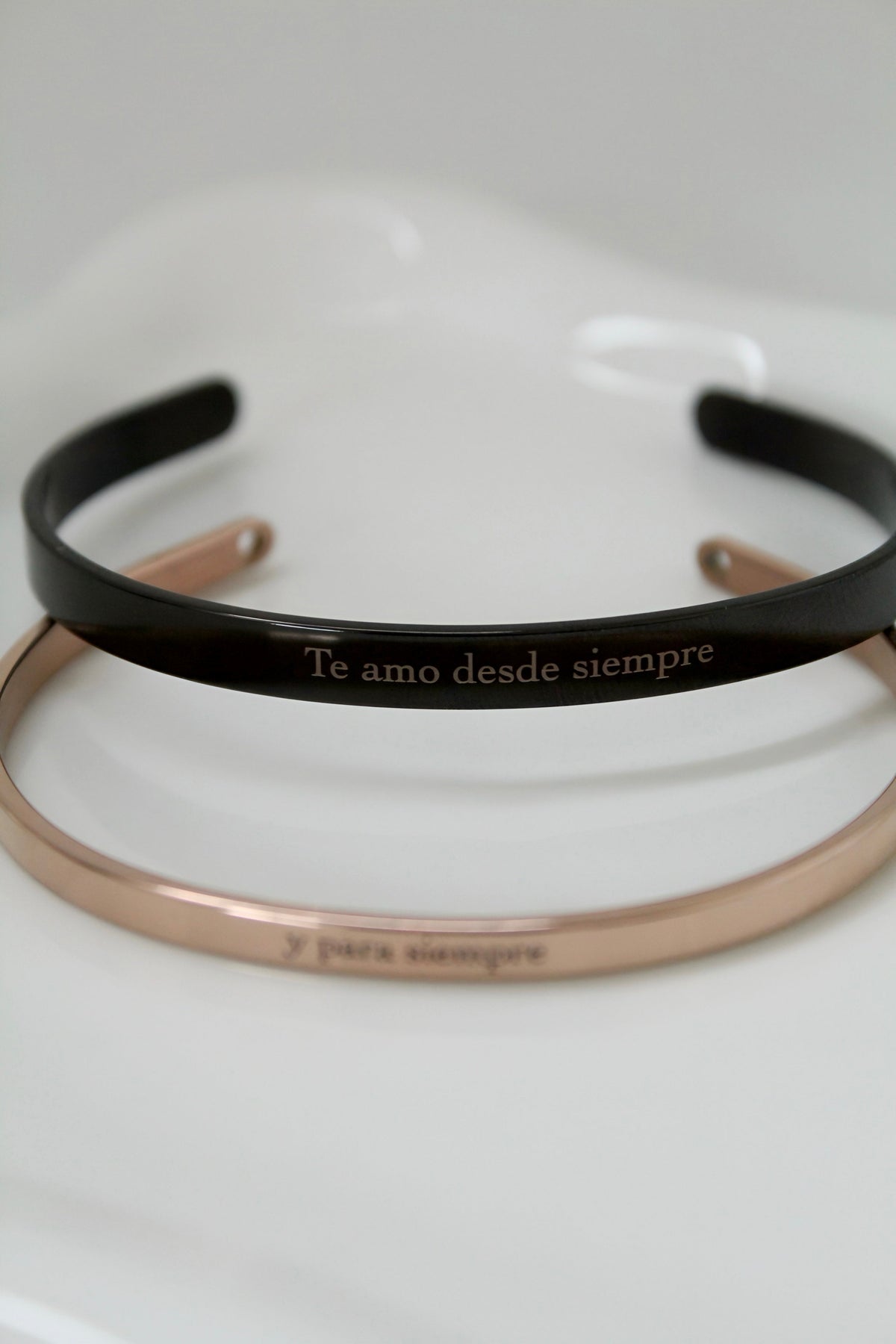 Duo de brazaletes ajustables