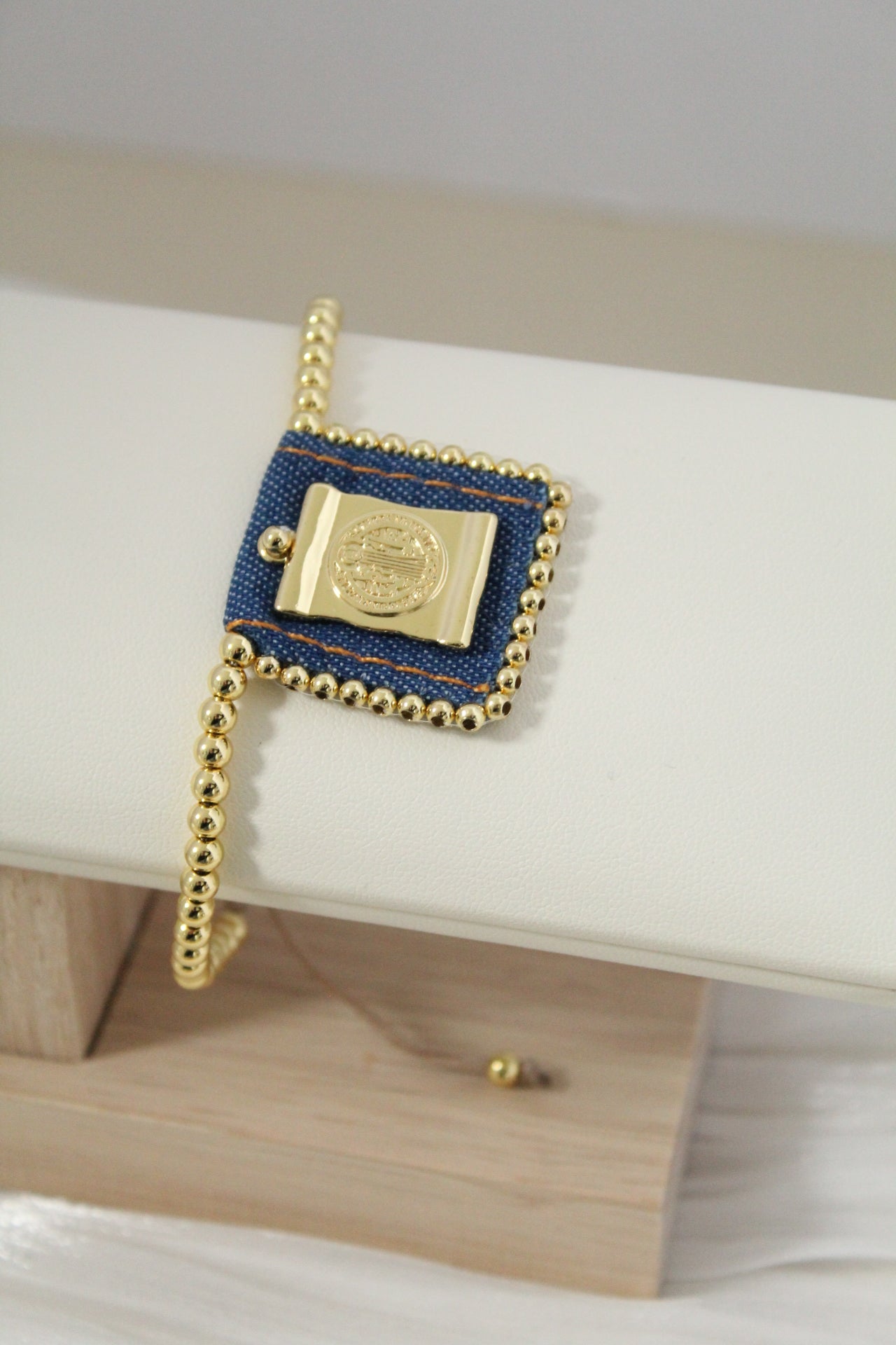 Pulsera ajustable de san Benito