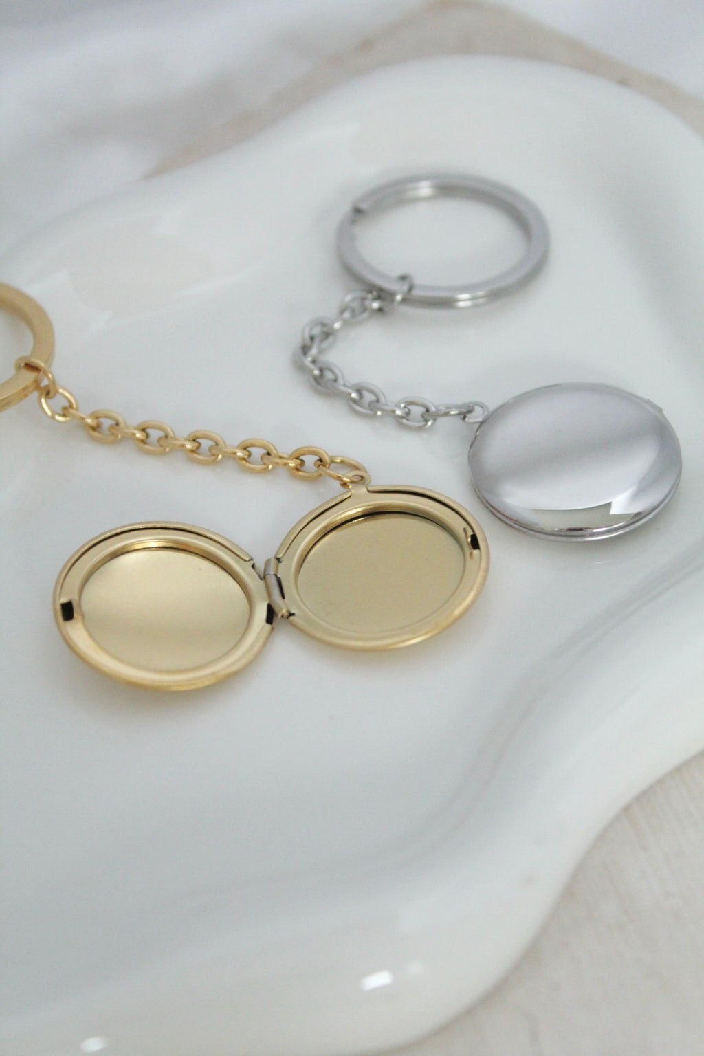 Llavero relicario redondo