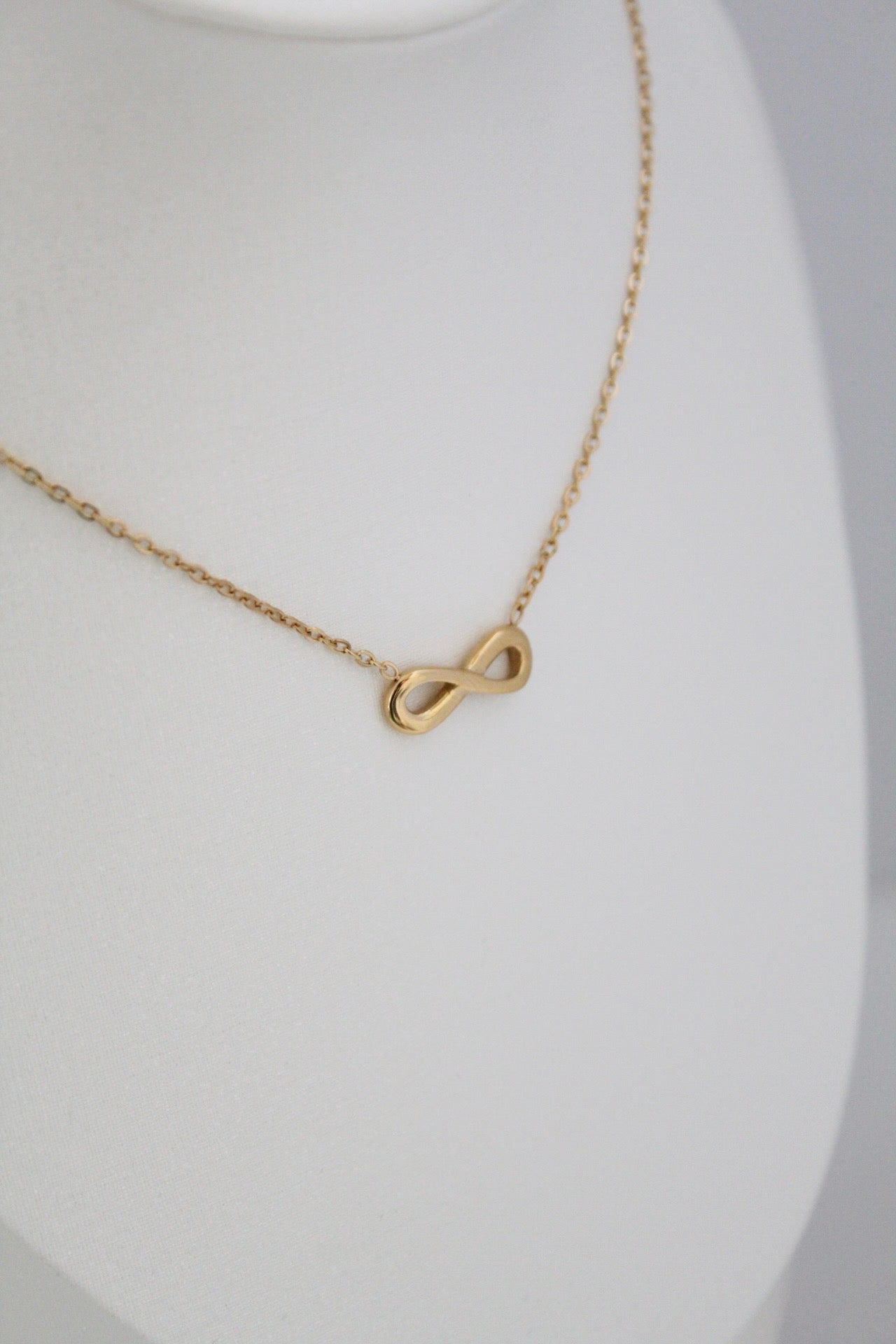 Infinito necklace
