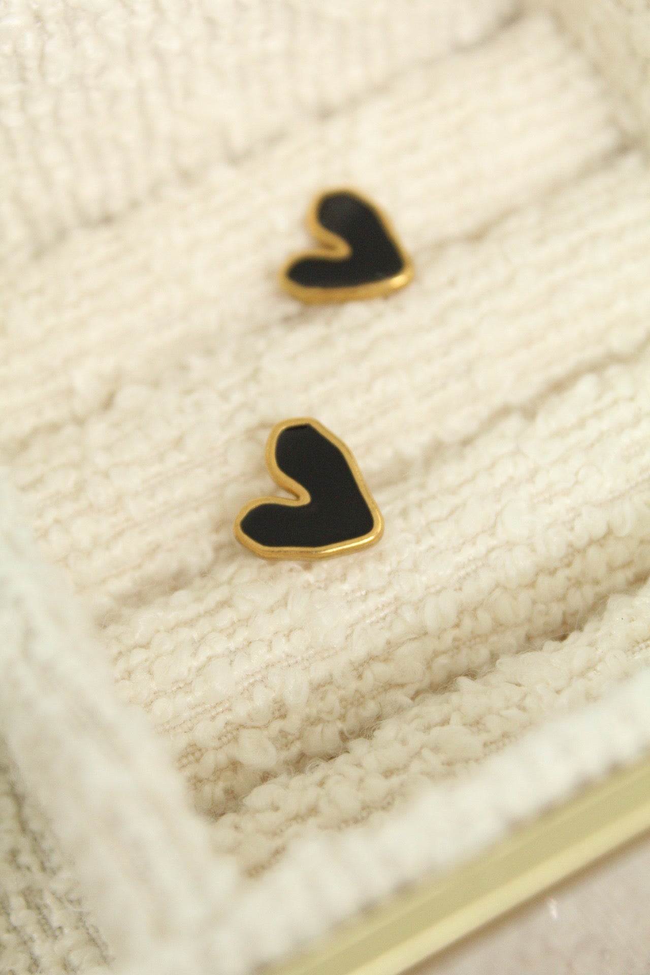 Aretes de Corazon negros