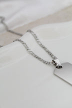 Collar de placa militar con grabado