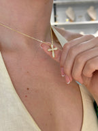Collar de cruz chunky