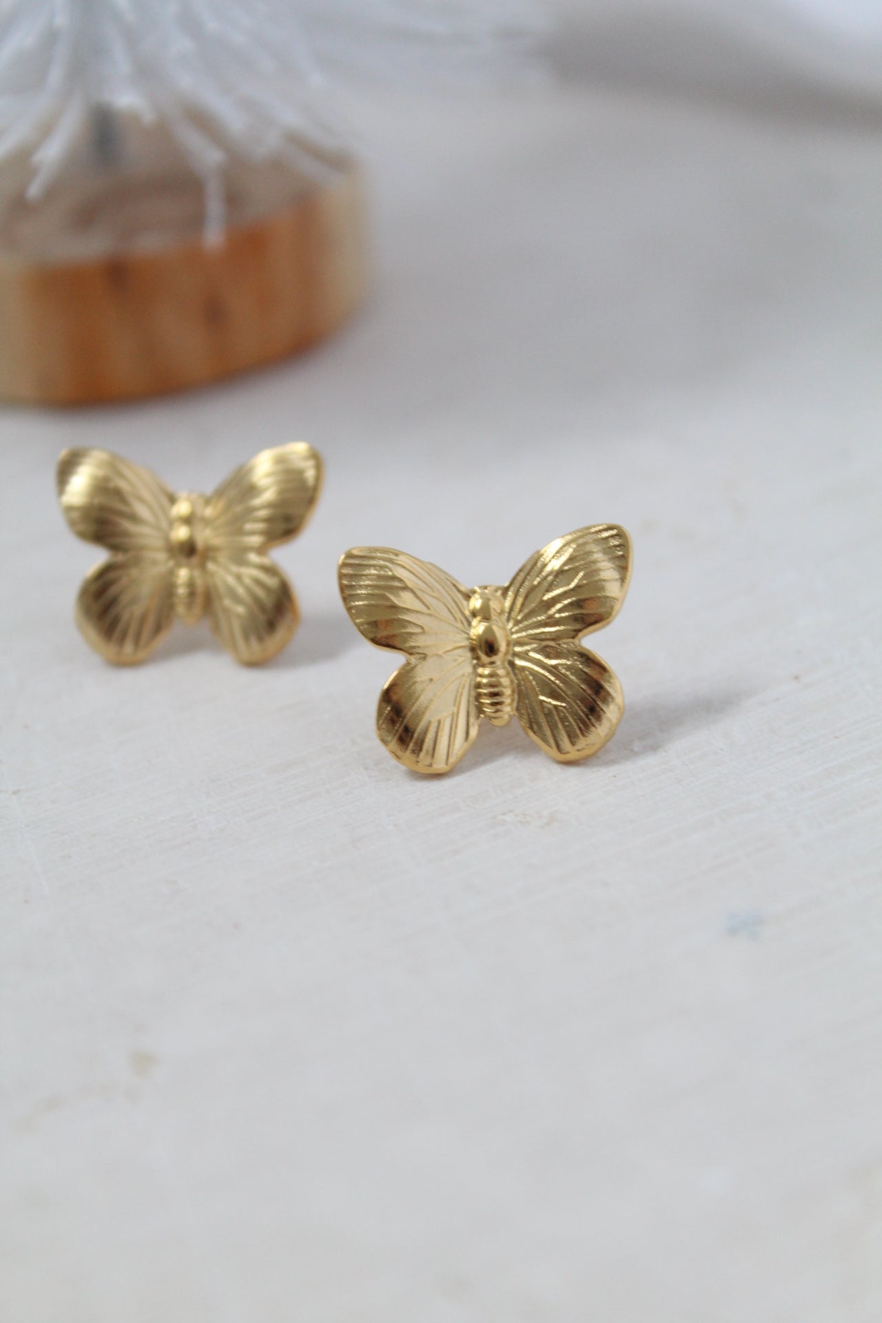 Maripositas studs
