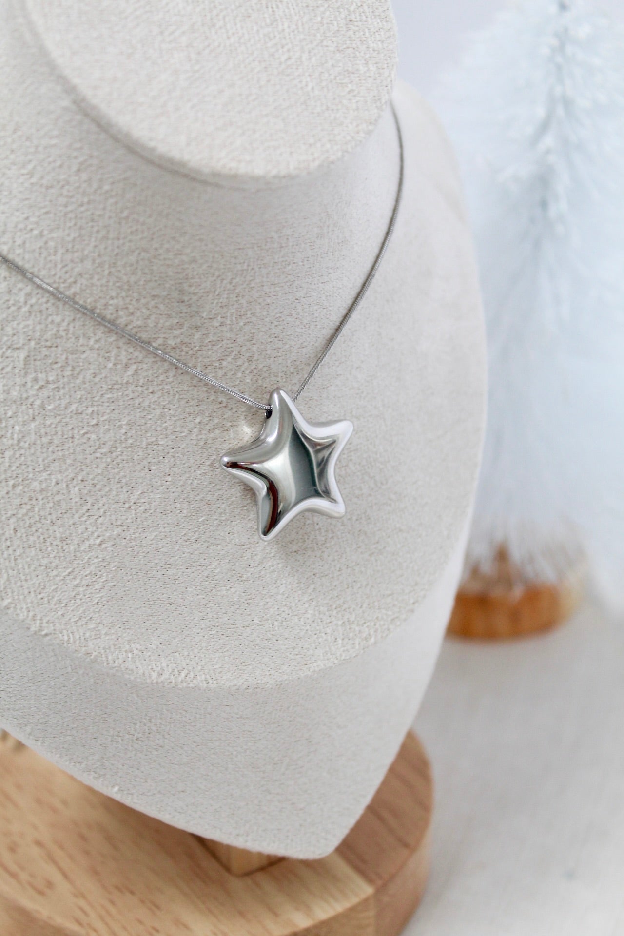Chunky star necklace