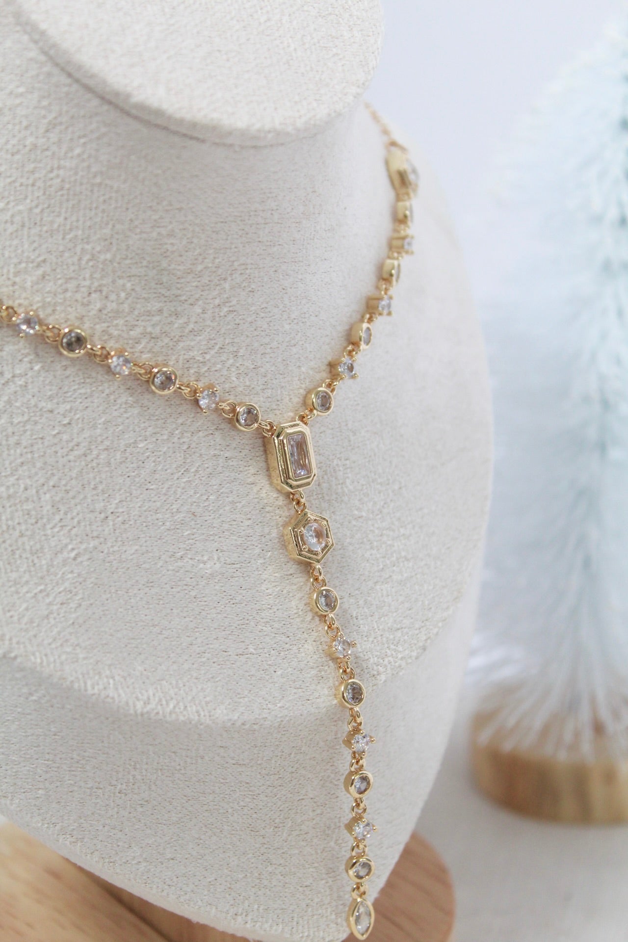 Zircon necklace