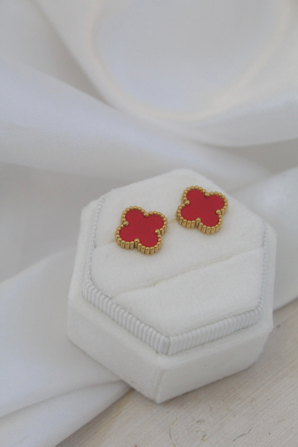 Van cleef studs
