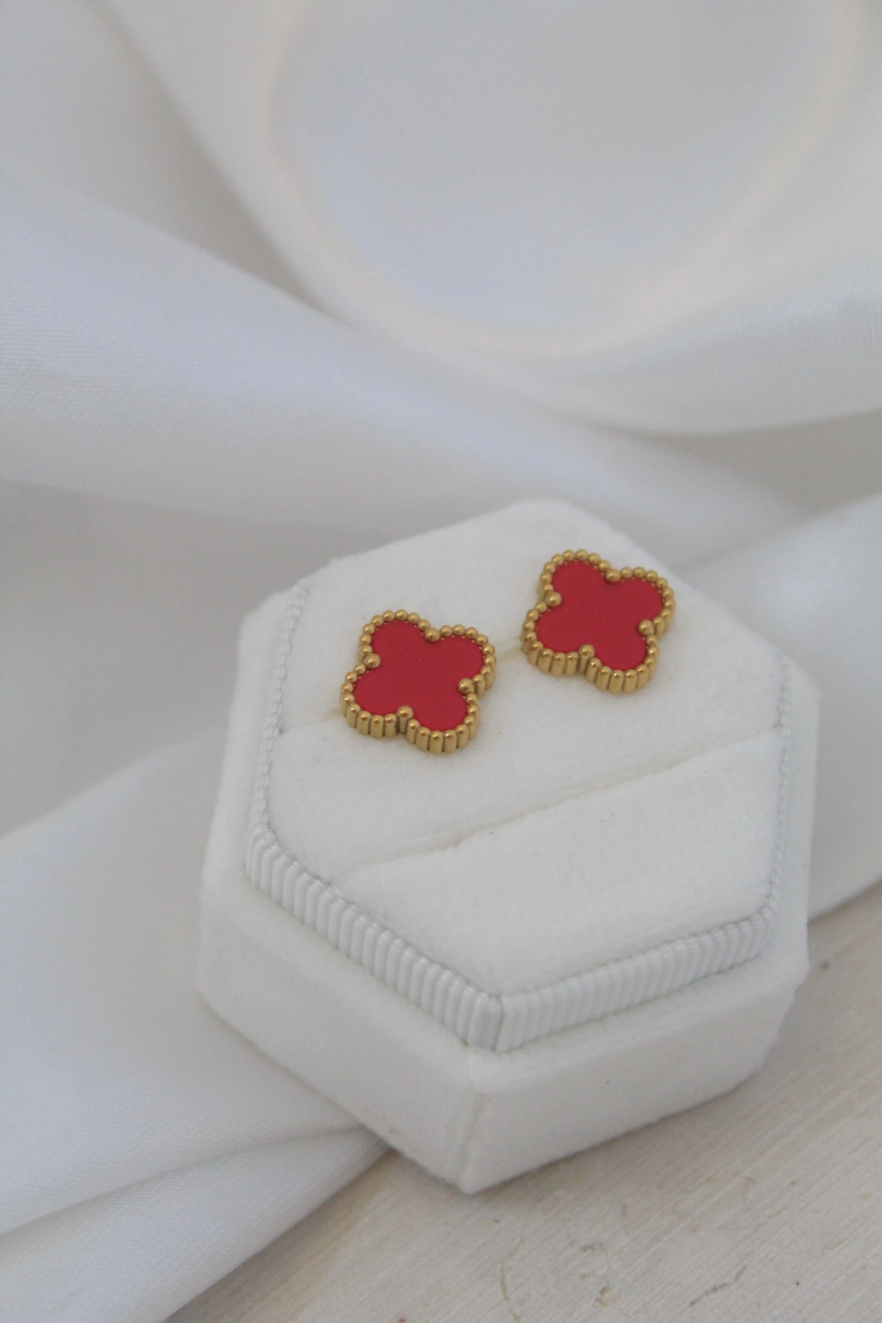Van cleef studs