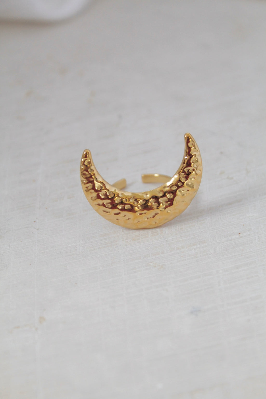 Luna ring