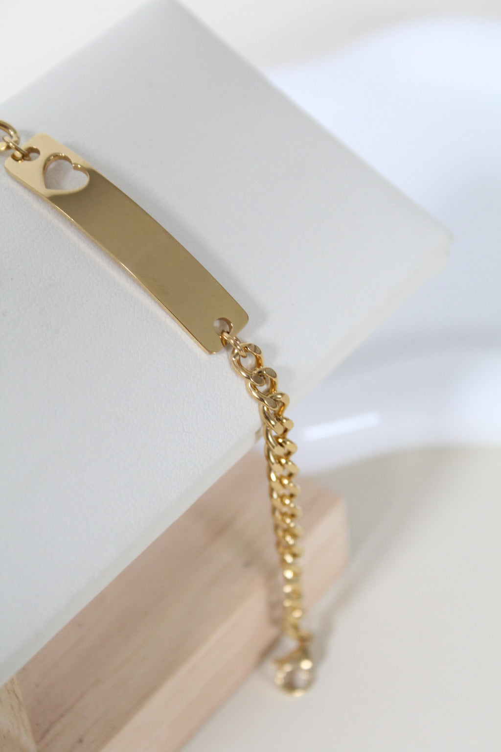 Esclava con detalle de corazón