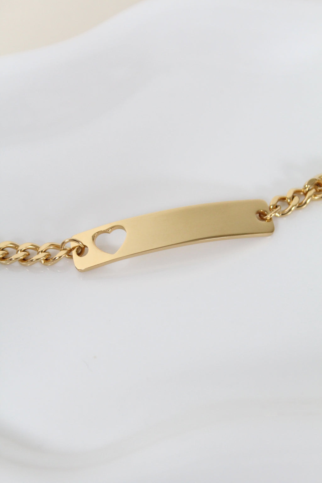 Esclava con detalle de corazón