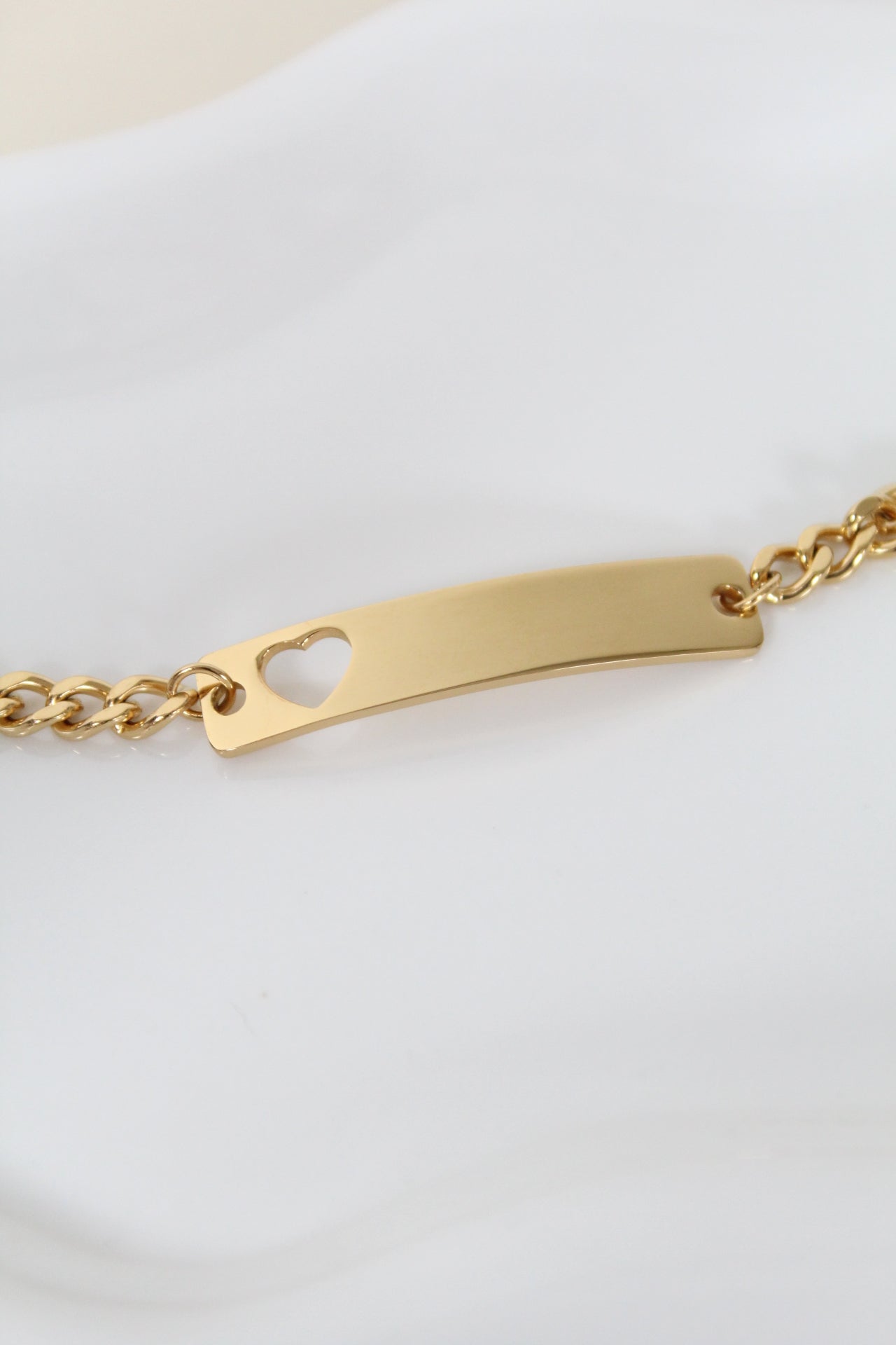 Esclava con detalle de corazón