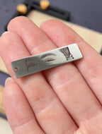 Collar Lara Grabado (con grabado de mirada)