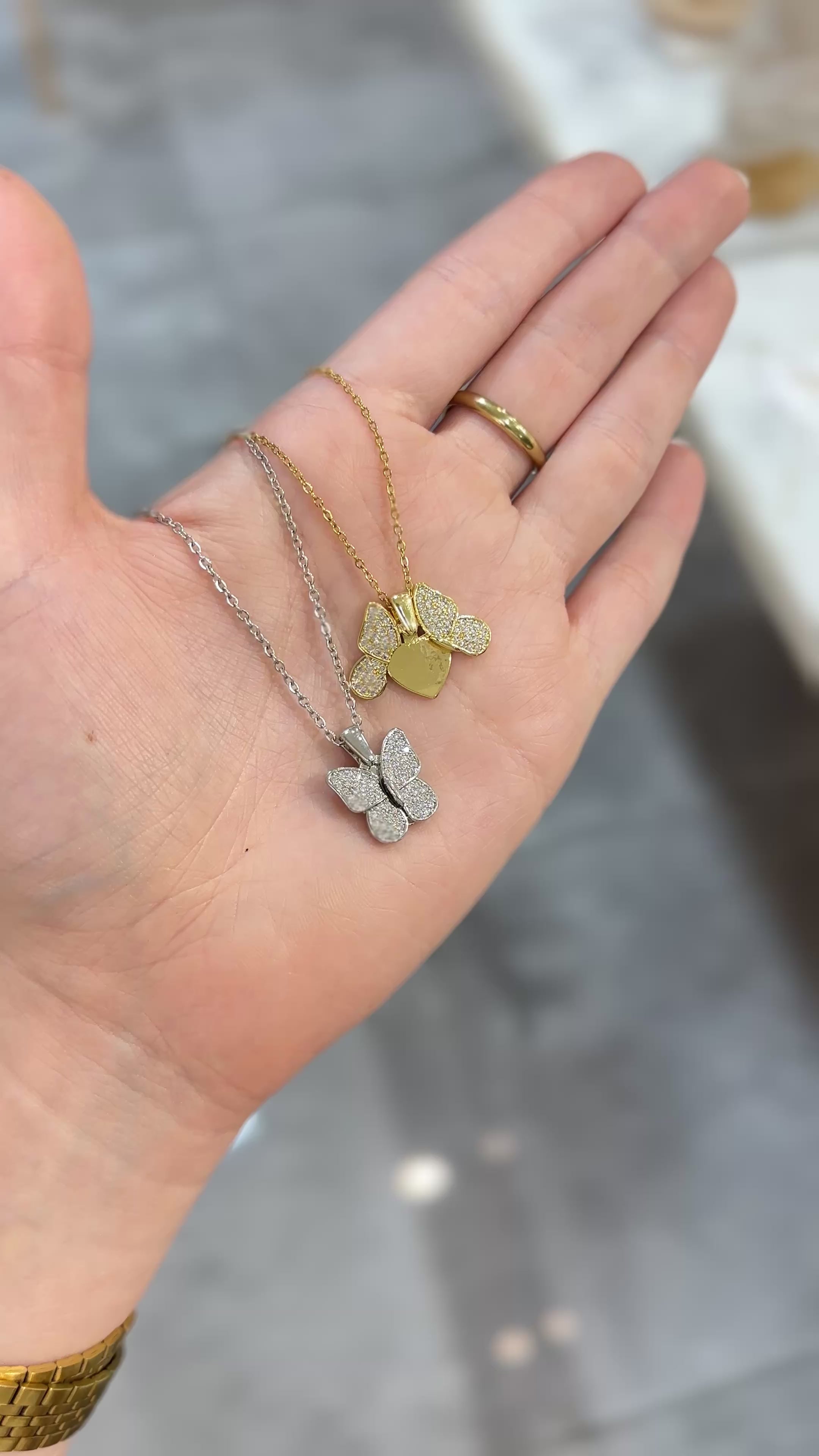 Collar de mariposa (personalizable)